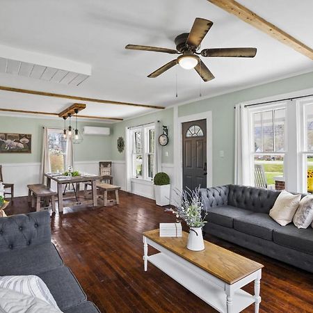Charming 4 Bedroom Farmhouse With Large Backyard For Entertaining Mountain City Extérieur photo