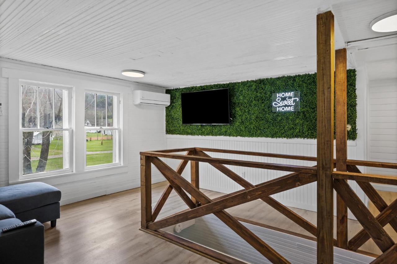 Charming 4 Bedroom Farmhouse With Large Backyard For Entertaining Mountain City Extérieur photo